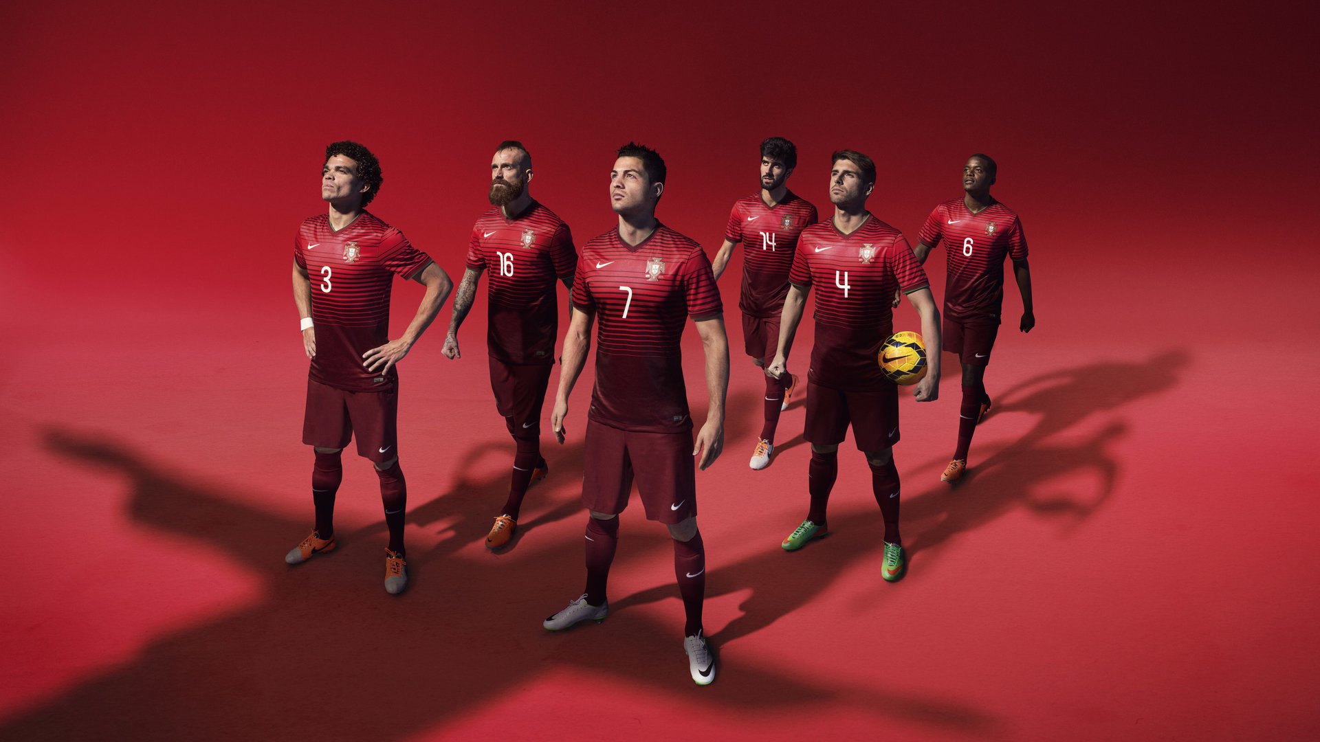 2017年季后赛:库里在对阵马刺的系列赛中,砍下39分,投中8记三分,率队晋级!